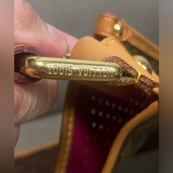 Louis Vuitton Limited Edition Perforated Musette Bag (Monogram & Fuchsia ) - Picture 9 of 16